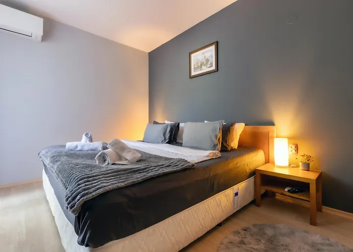 2-room Forest Retreat - Fireplace, Veranda, Bbq, Views