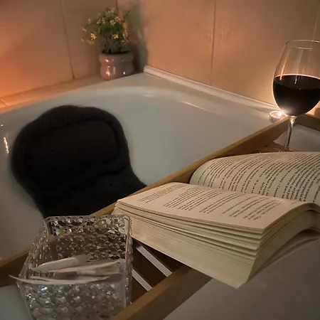 2-room Forest Retreat - Fireplace, Veranda, Bbq, Views