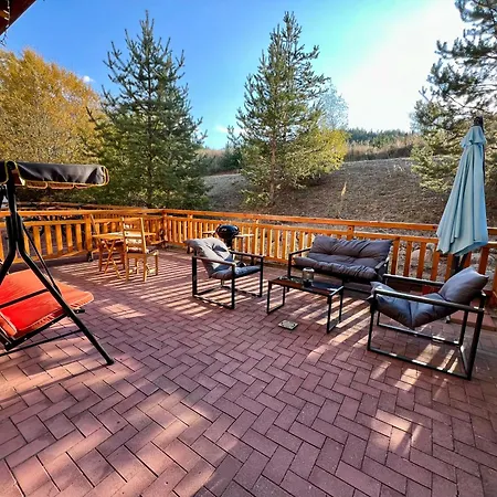 2-room Forest Retreat - Fireplace, Veranda, Bbq, Views 반스코