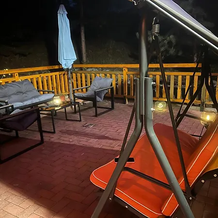 2-room Forest Retreat - Fireplace, Veranda, Bbq, Views 반스코