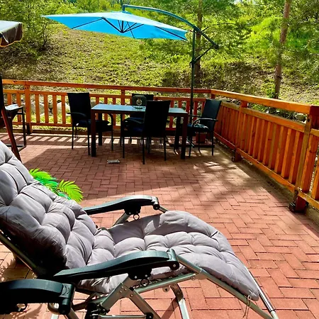 아파트 2-room Forest Retreat - Fireplace, Veranda, Bbq, Views