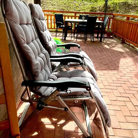 2-room Forest Retreat - Fireplace, Veranda, Bbq, Views * 반스코